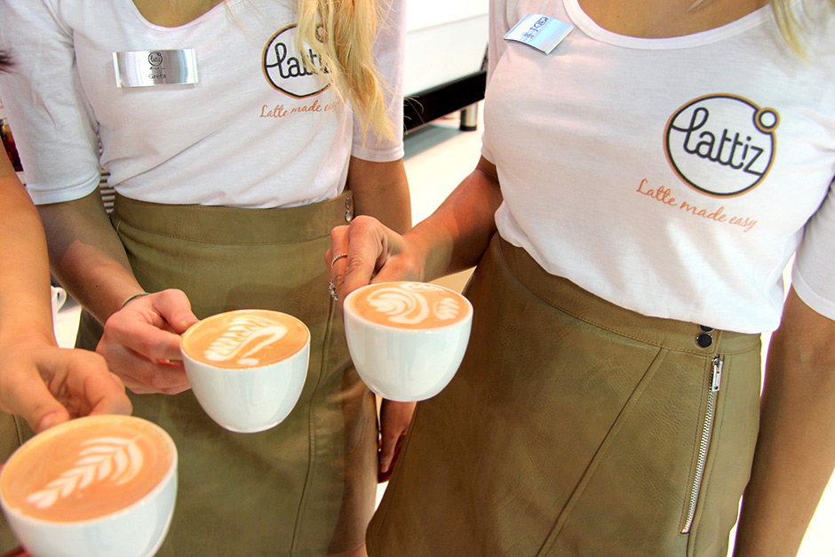 hostess trade show fiera host lattiz booth